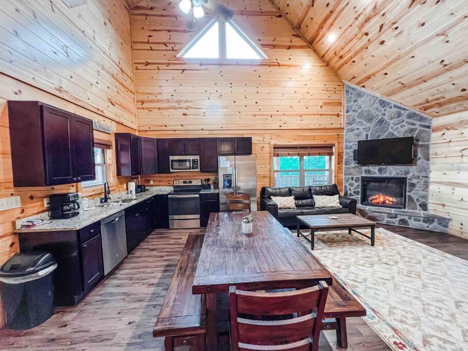 Indoor Heated Pool Hot Tub Cabin Севьервилл Экстерьер фото