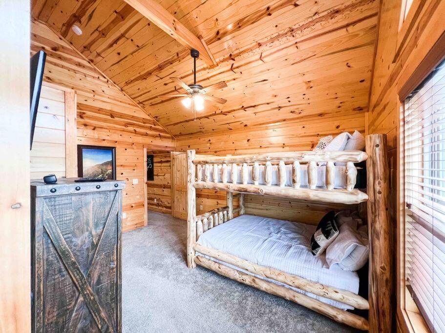 Indoor Heated Pool Hot Tub Cabin Севьервилл Экстерьер фото