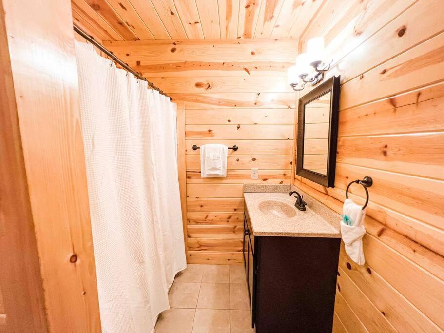 Indoor Heated Pool Hot Tub Cabin Севьервилл Экстерьер фото