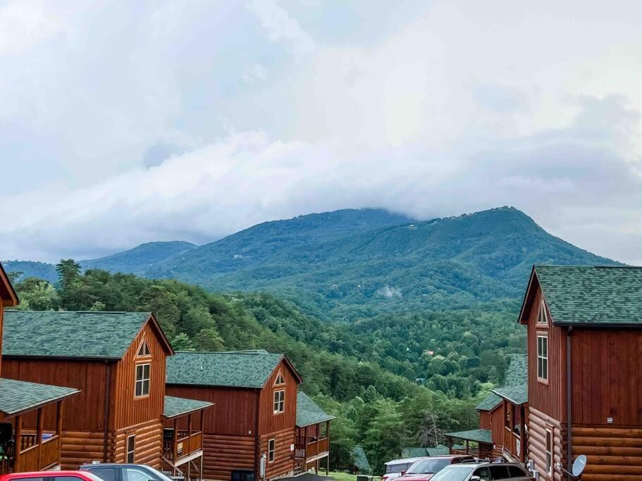 Indoor Heated Pool Hot Tub Cabin Севьервилл Экстерьер фото