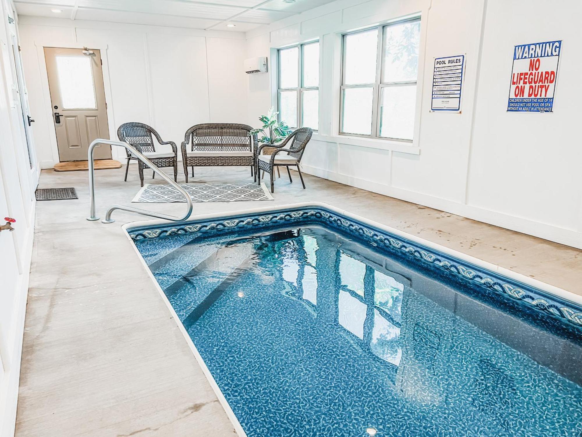 Indoor Heated Pool Hot Tub Cabin Севьервилл Экстерьер фото